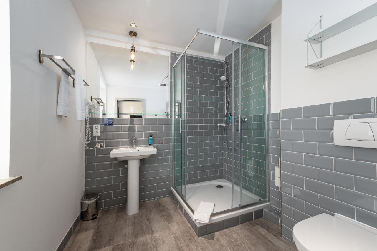 Hotel Das Q Aldingen  Экстерьер фото